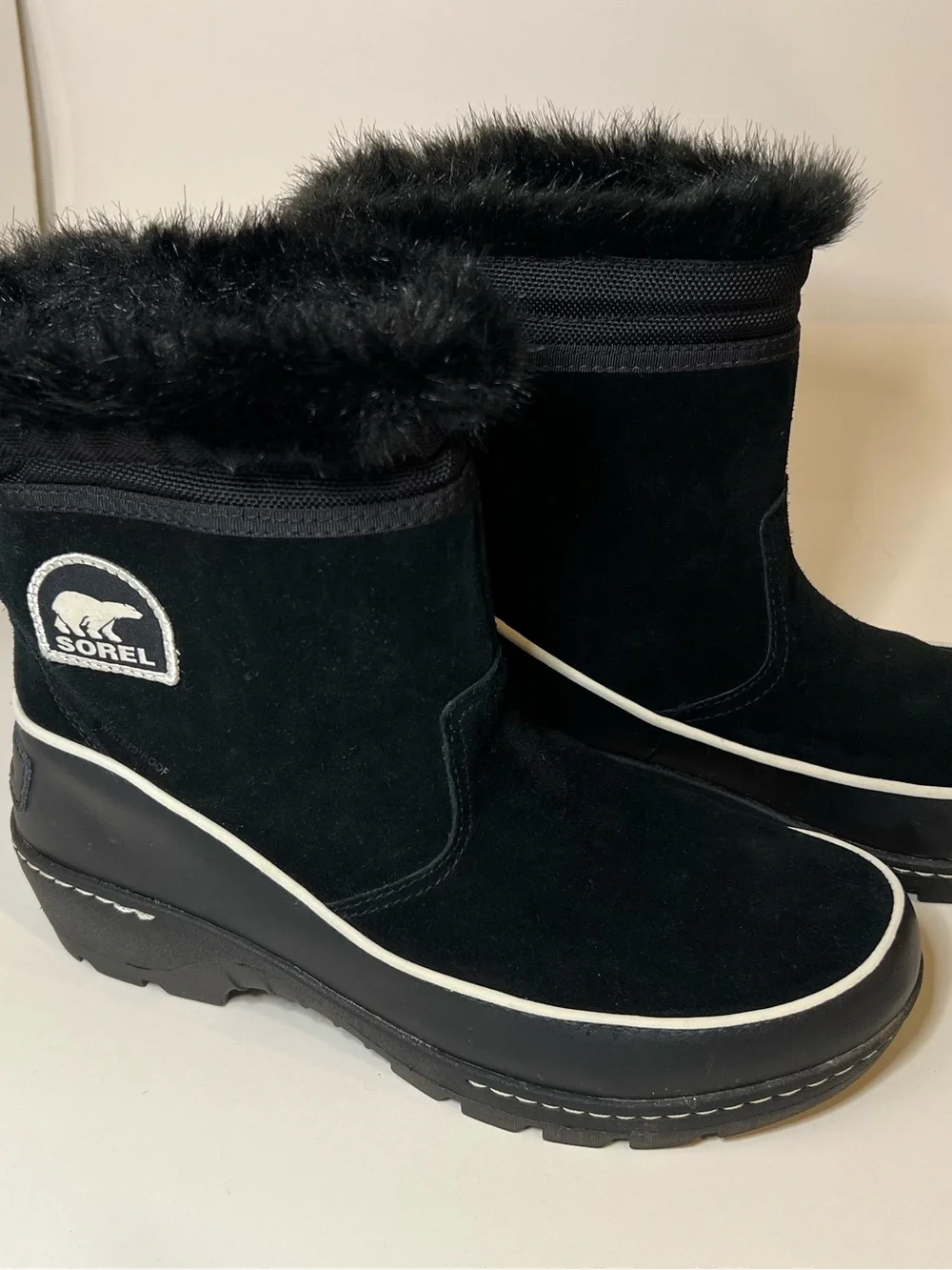 Sorel Women’s Tivoli III Black Suede Faux-Fur Trim Winter Boots